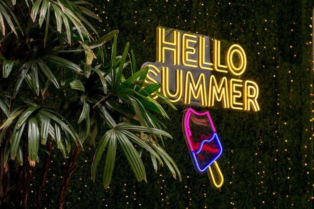 Summer neon lamp